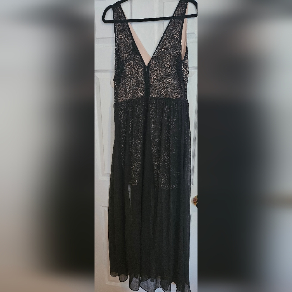 NWT. Dynamite Black Lace Maxi Dress Sheer Overlay V-neck Sleevless Evening XL. - Picture 6 of 10